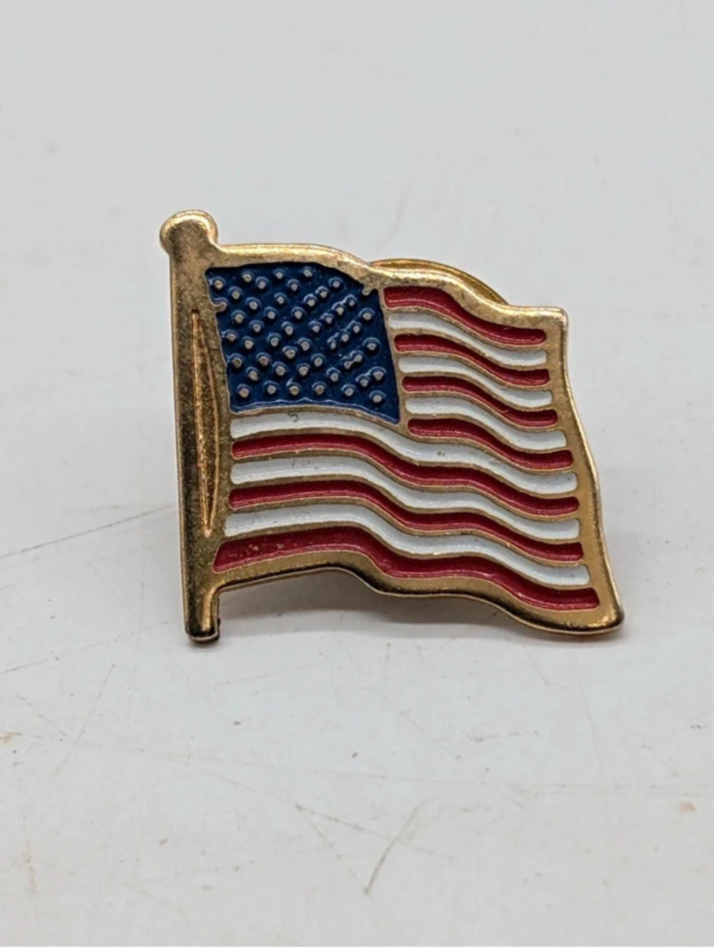 Vintage Waving USA American Flag Enamel Lapel Pin Gold Tone